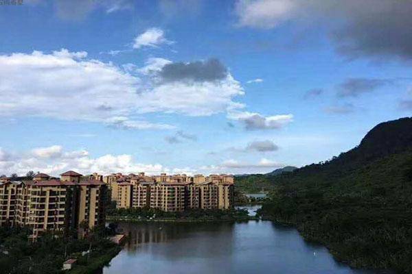 海南万宁石梅春墅实景图