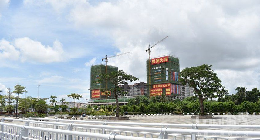 华亚欢乐城实景图-工程进度
