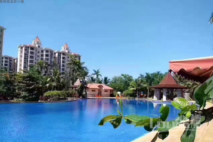 香格里温泉小镇实景图