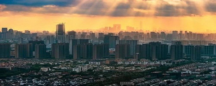 高层房子挨着学校吵不吵(图1)